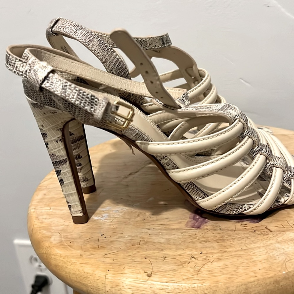Tory Burch upper leather snake skin like shoes cream